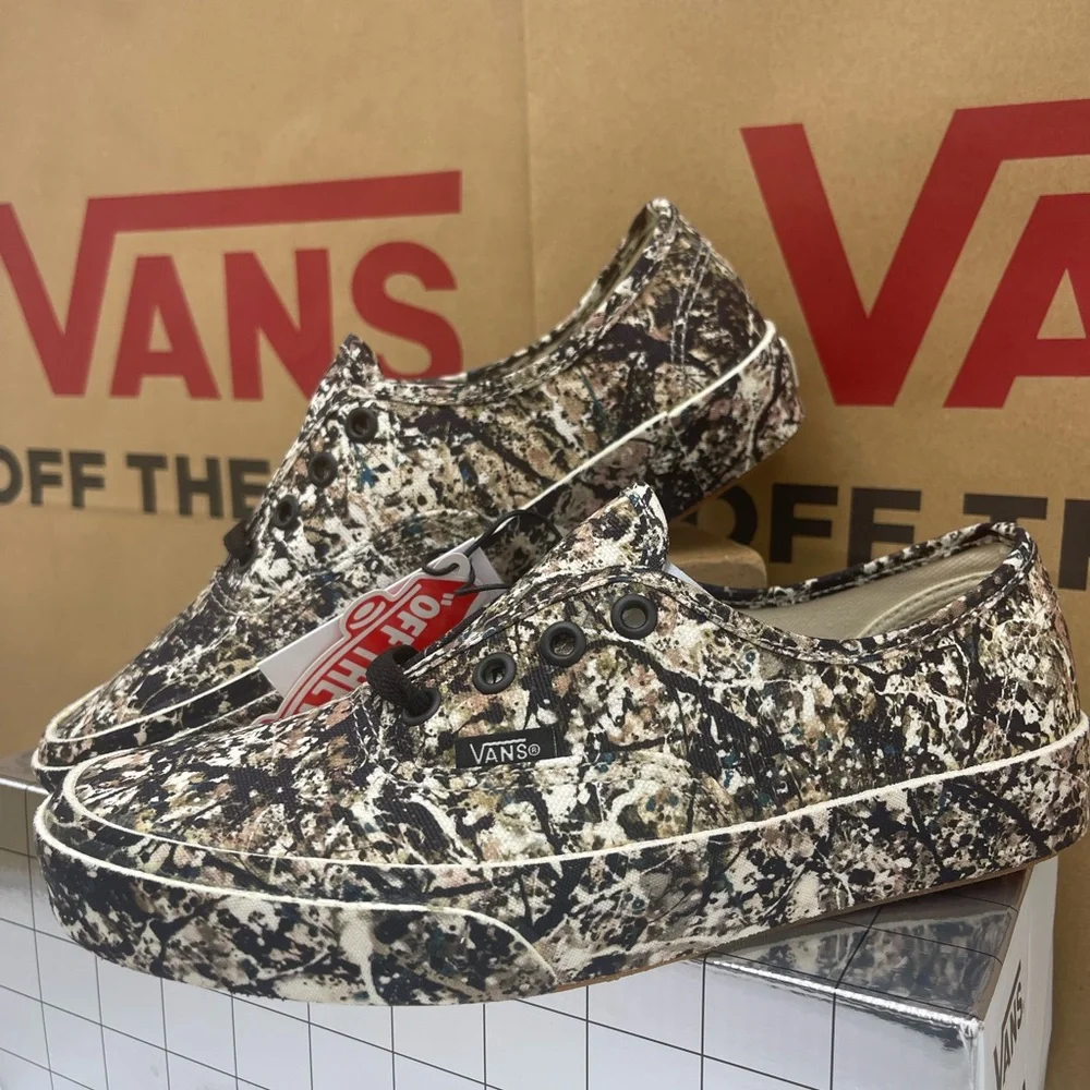Vans WMNS Authentic
(Moma) Jackson Pollock Sneakers
VN0A2Z5|18K Abstract Black - Picture 2 of 16